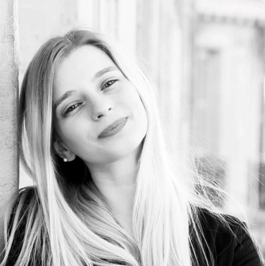 _Laura Laura